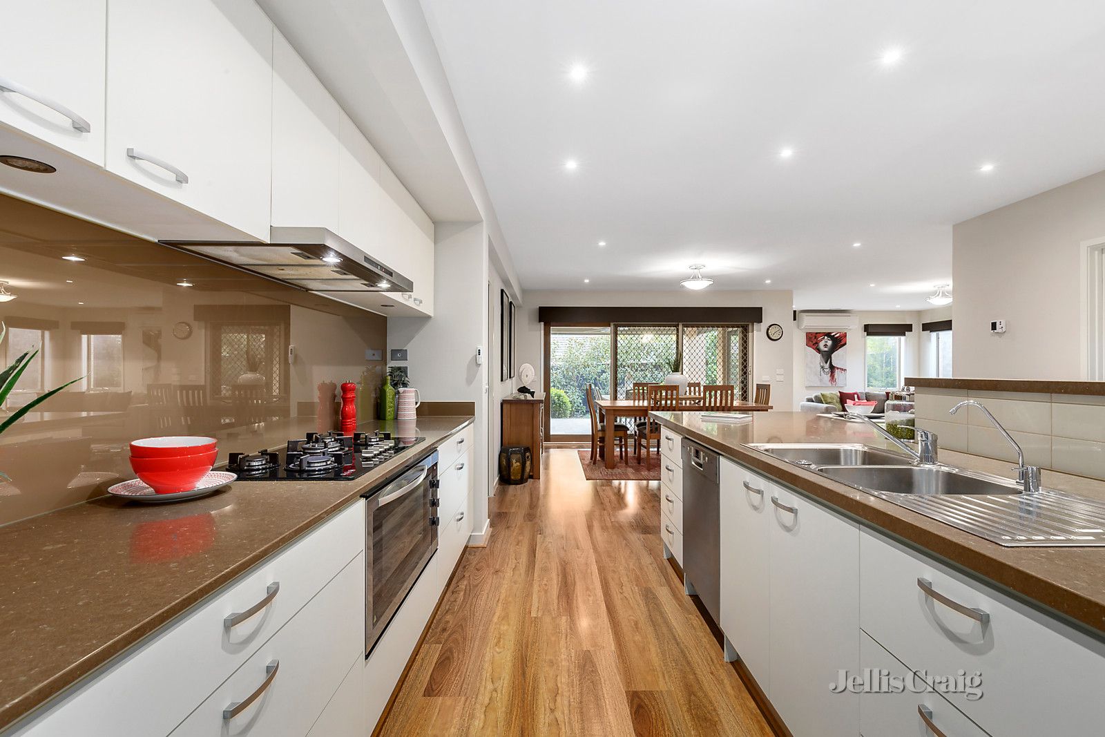 12 Ashmore Road, Forest Hill VIC 3131, Image 2