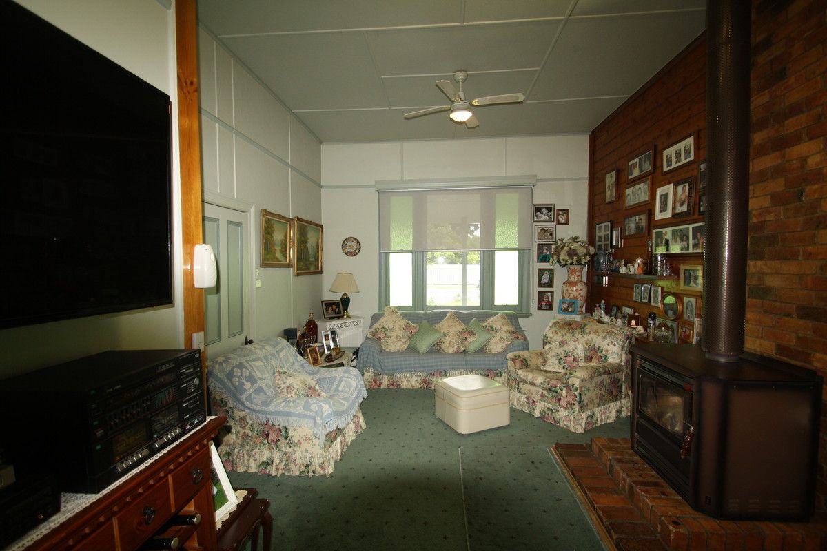 24 Winter Street, Coleraine VIC 3315, Image 2