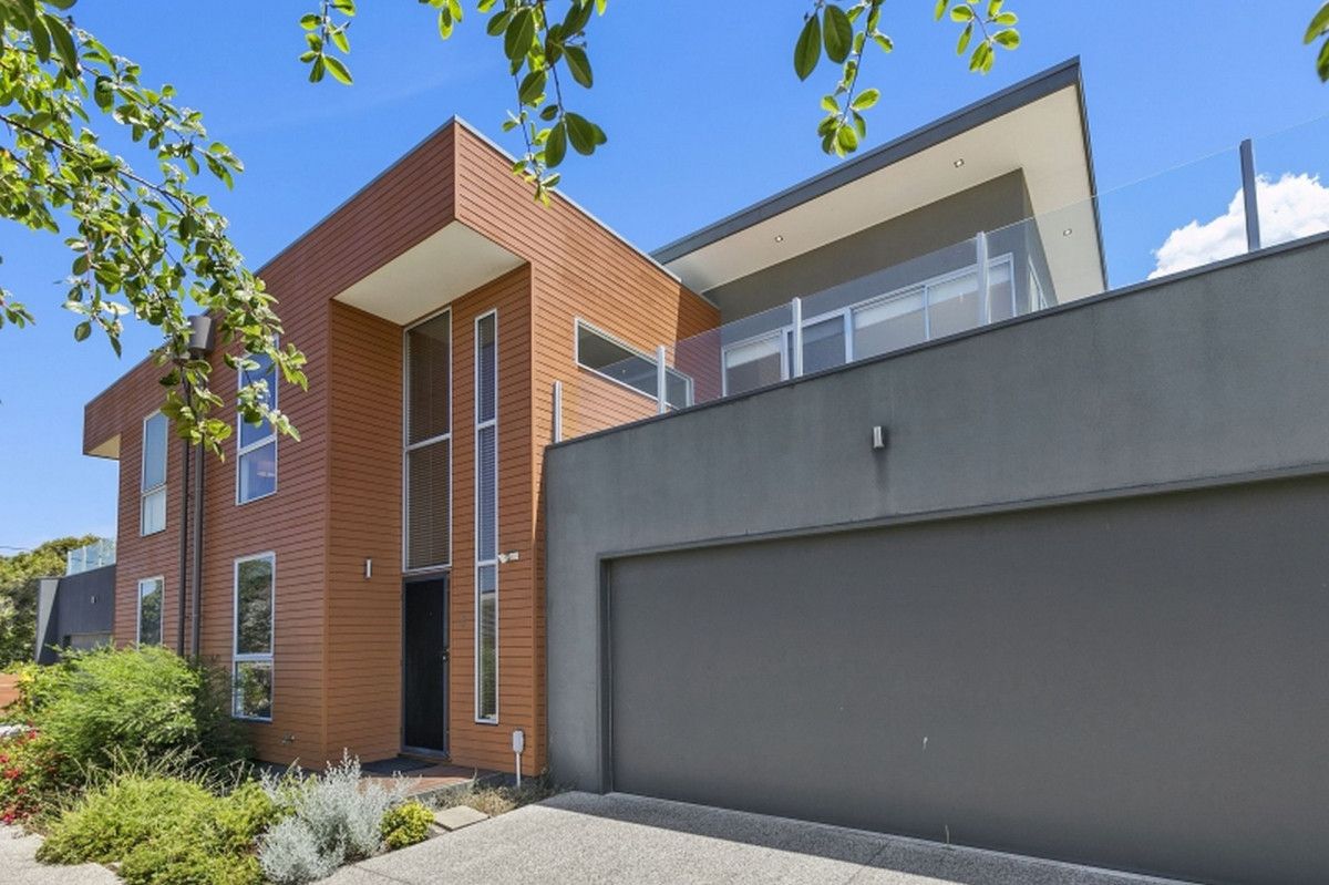 3 bedrooms Townhouse in 2/32 Anderson Street TORQUAY VIC, 3228