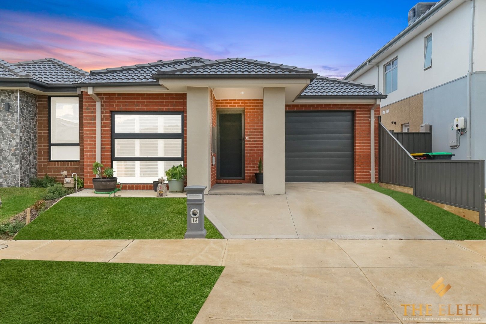 4 bedrooms House in 16 Innisfail Drive ROCKBANK VIC, 3335