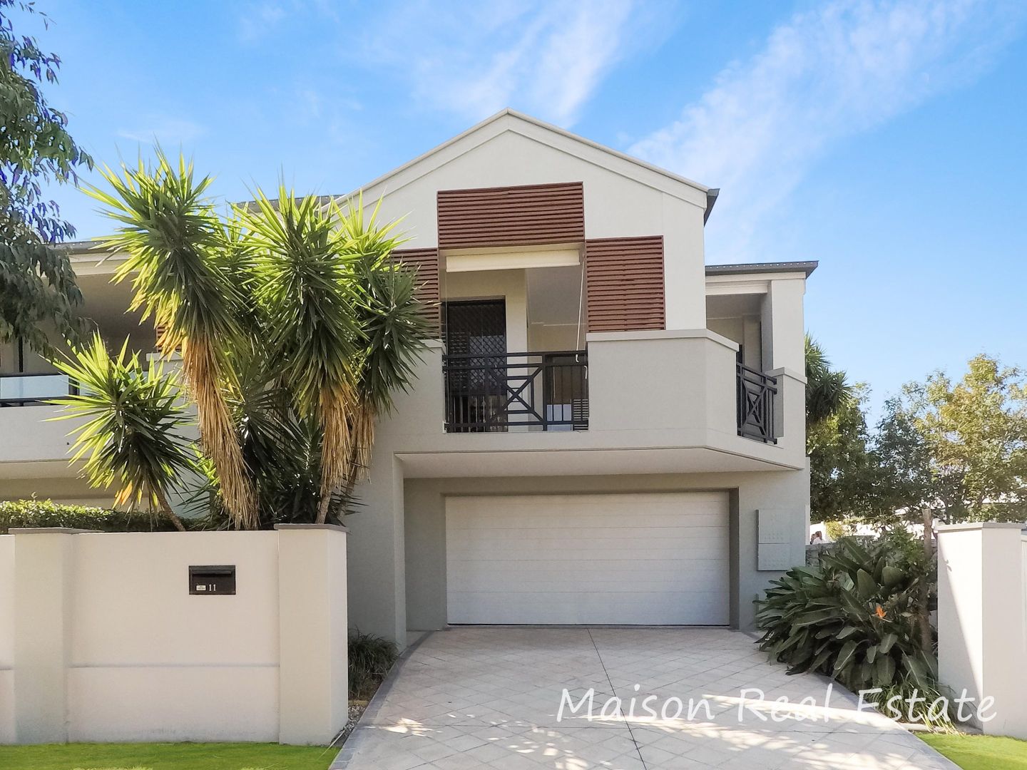 11 Greenway Circuit, Mount Ommaney QLD 4074, Image 1