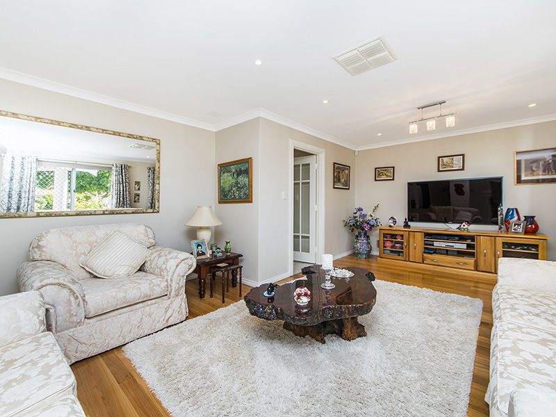 117 The Avenue, Warnbro WA 6169, Image 2