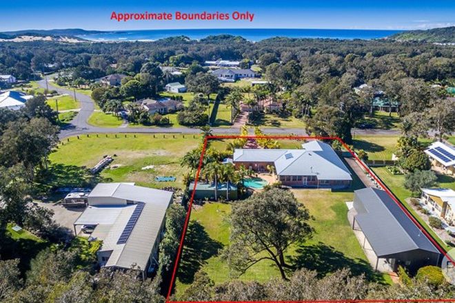 Picture of 4 Casuarina Close, ONE MILE NSW 2316