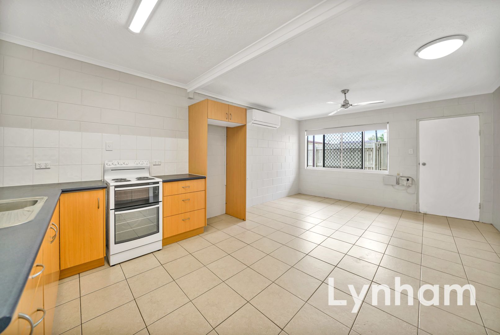 3/63 Punari Street, Currajong QLD 4812, Image 2