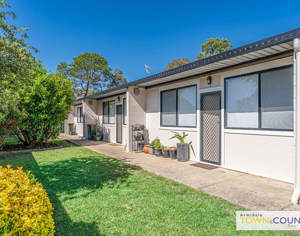 2/4 Drummond Avenue, Armidale NSW 2350