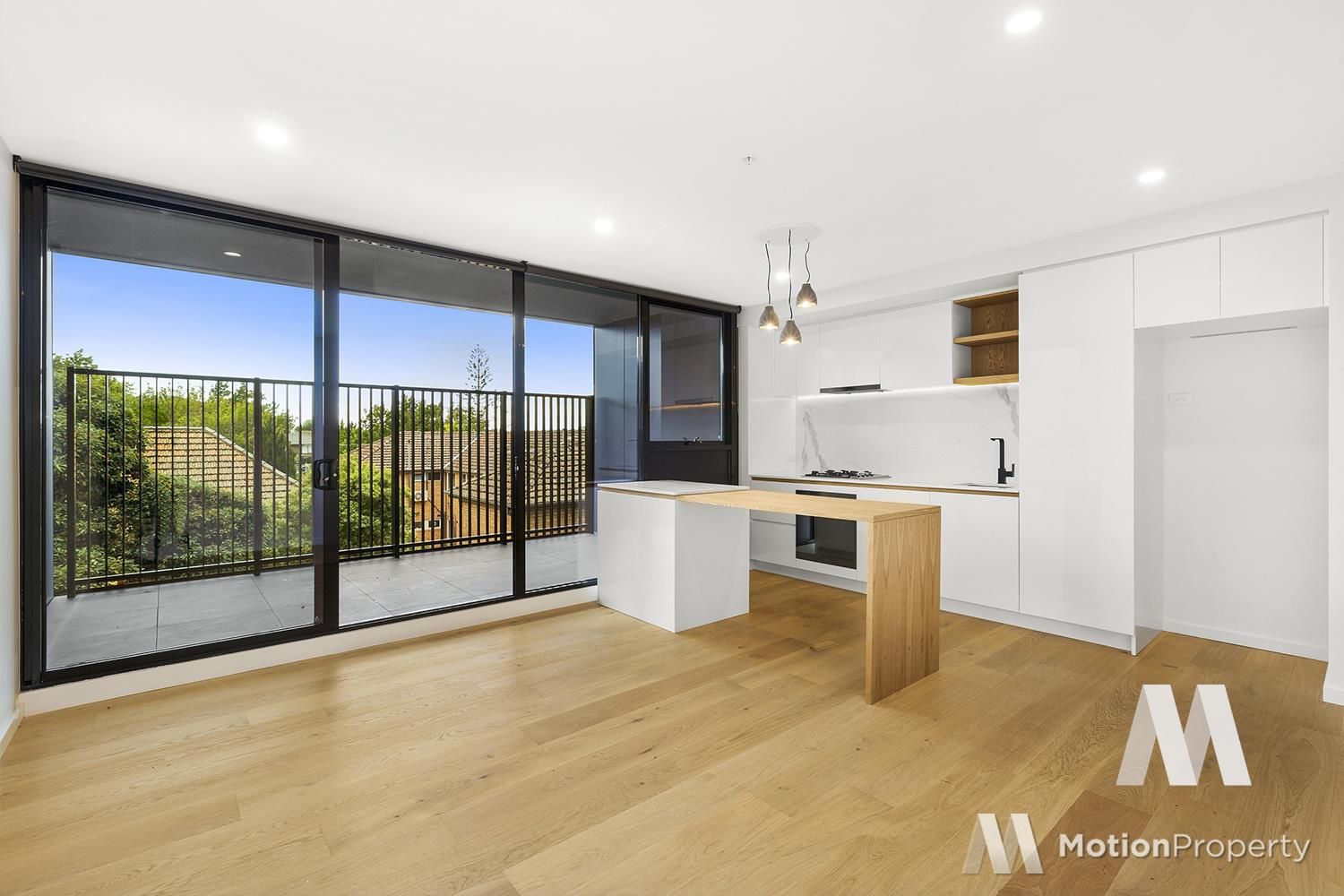 2 bedrooms Apartment / Unit / Flat in 1321 (321)/188 Whitehorse Road BALWYN VIC, 3103