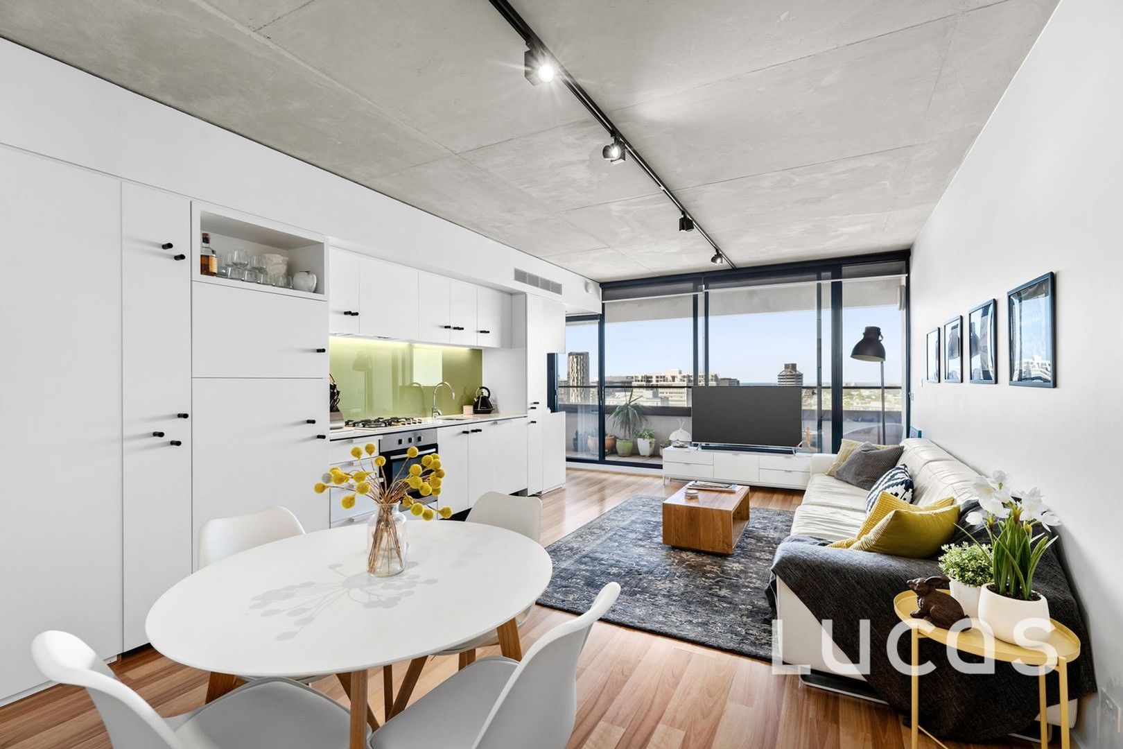 2 bedrooms Apartment / Unit / Flat in 1404/152 Sturt Street SOUTHBANK VIC, 3006