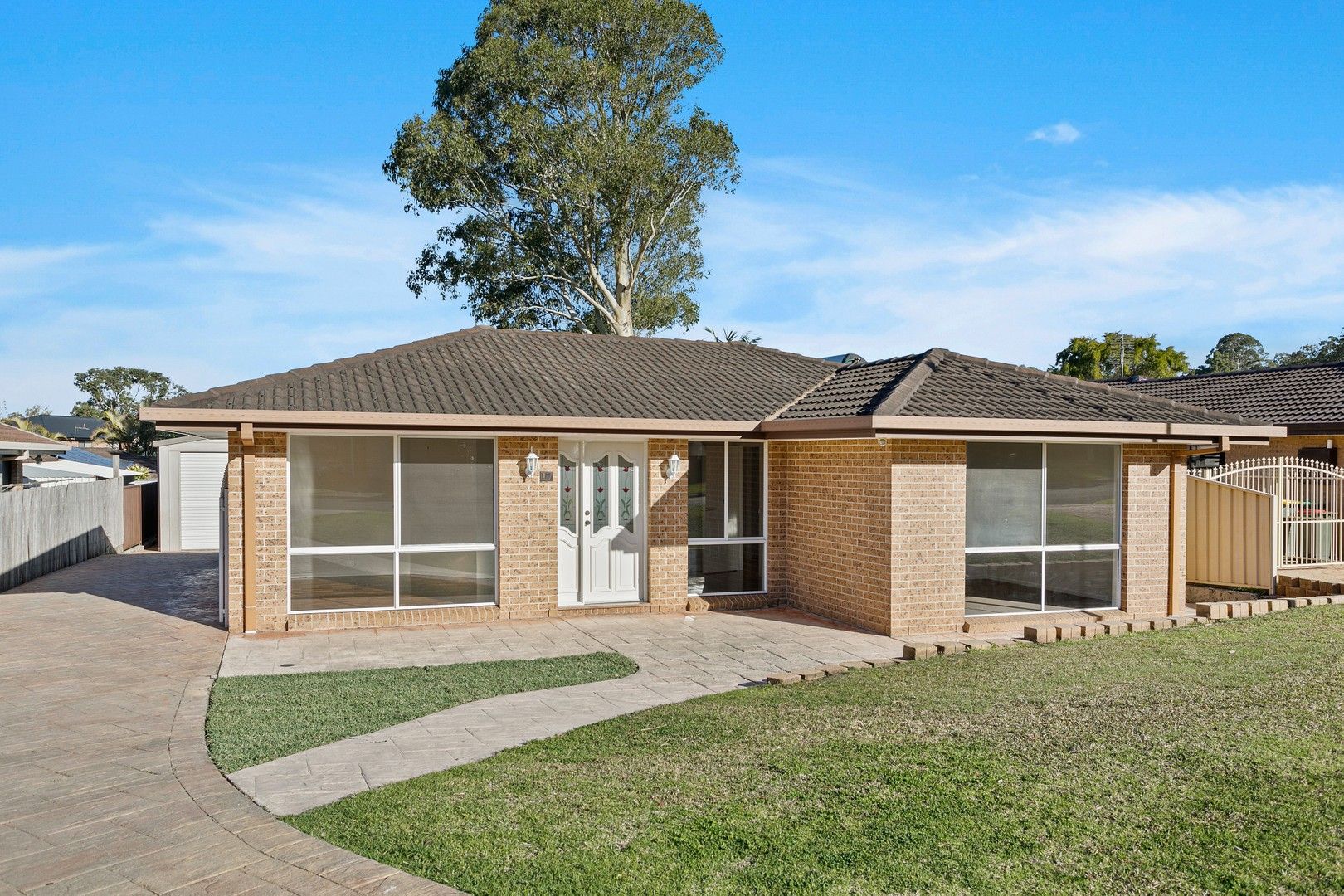 3 bedrooms House in 17 Serrata Place CORDEAUX HEIGHTS NSW, 2526
