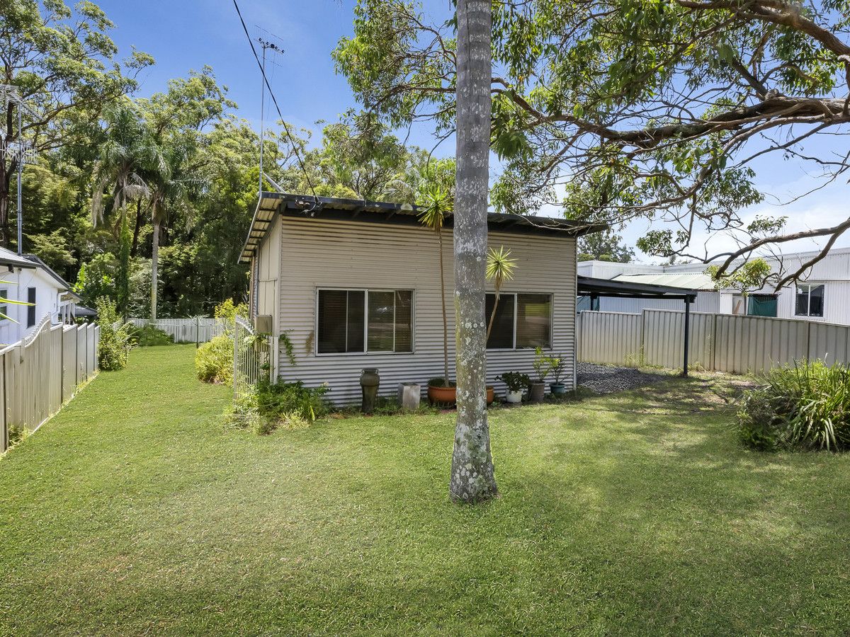 37 Bundilla Parade, Berkeley Vale NSW 2261, Image 0