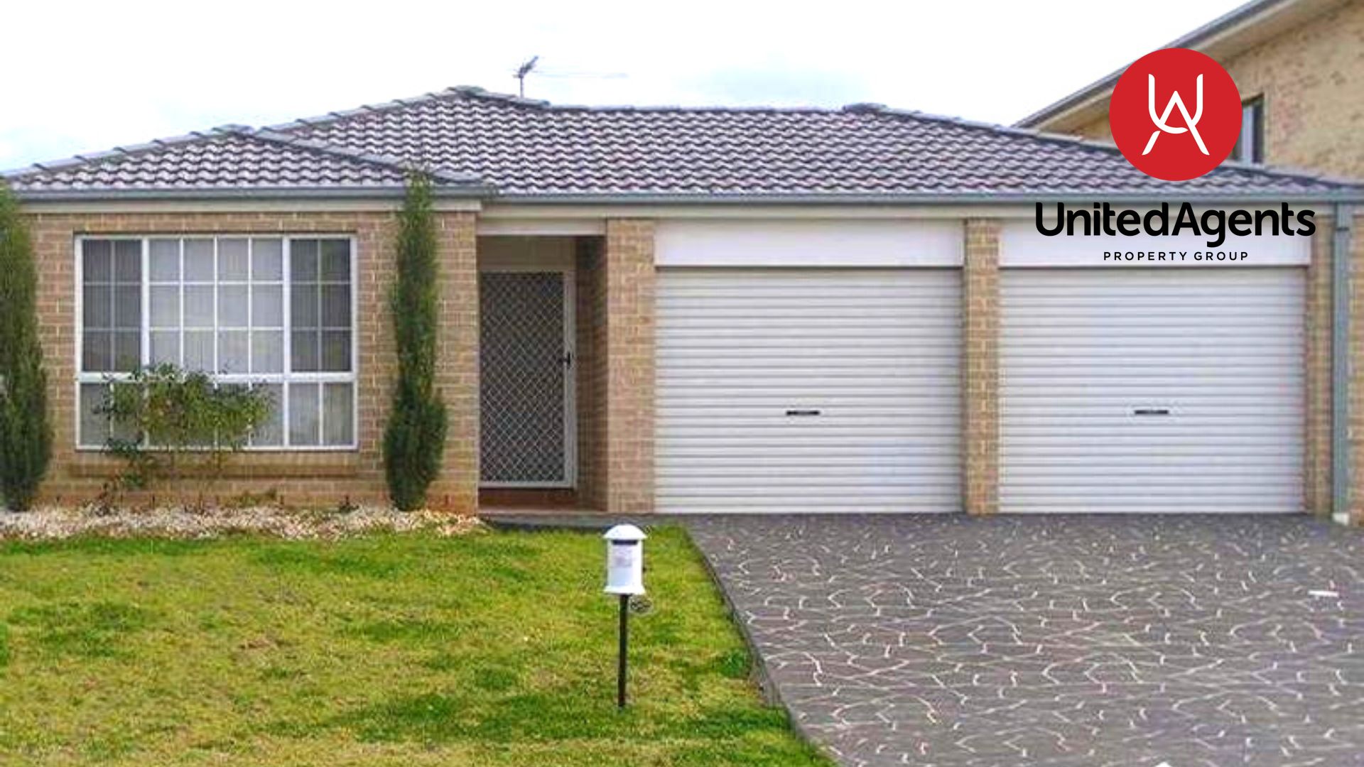 4 bedrooms House in 19 Tabletop Circuit HORNINGSEA PARK NSW, 2171