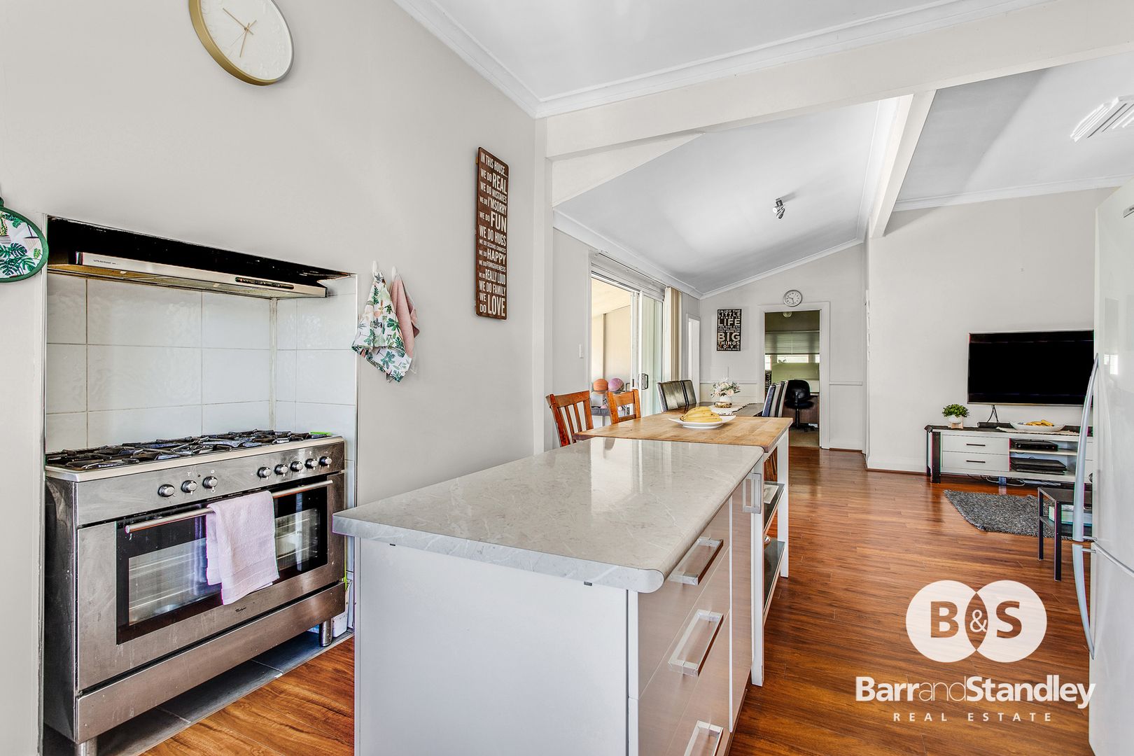 149 Throssell Street, Collie WA 6225, Image 2