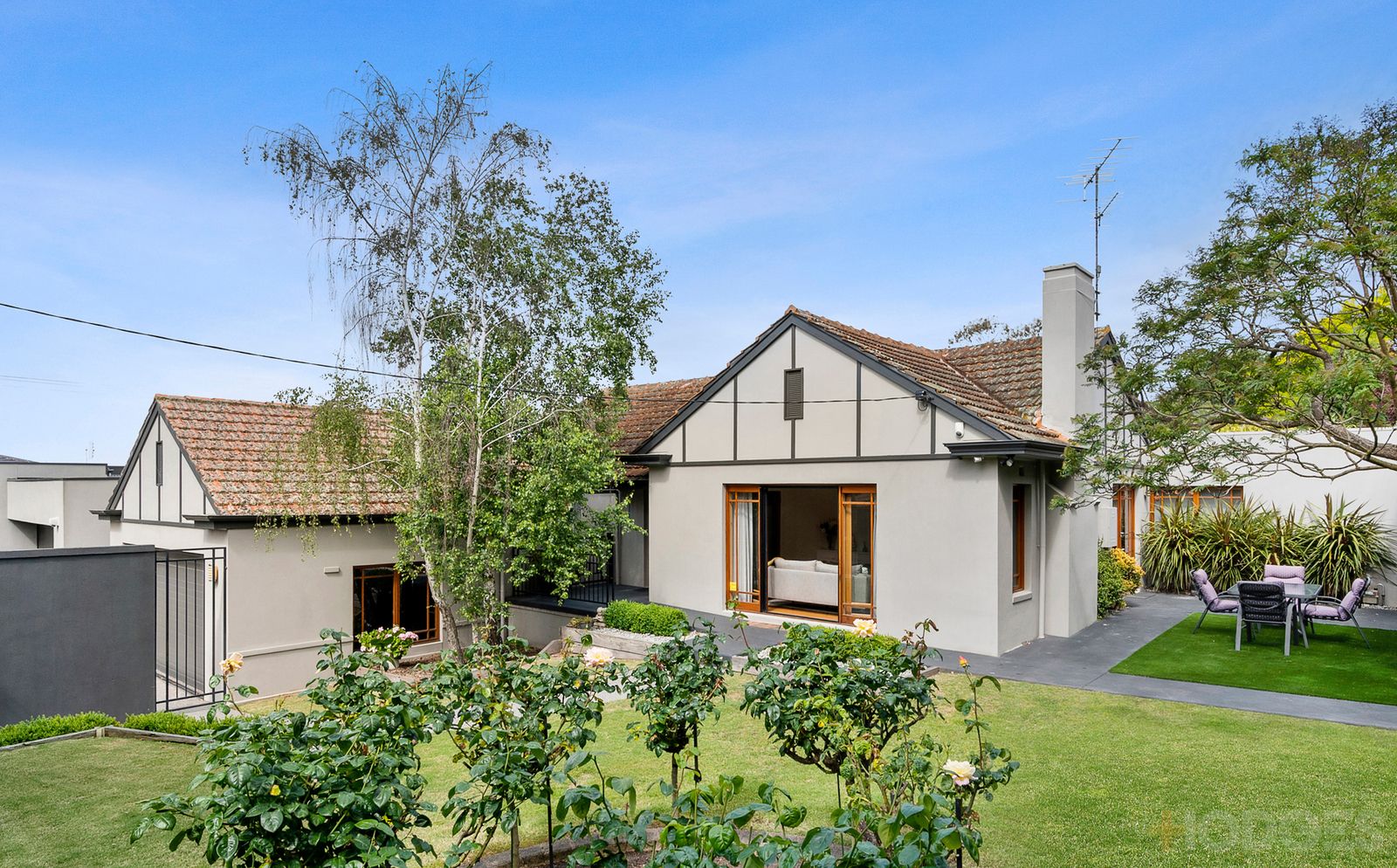 4 bedrooms House in 299 Pakington Street NEWTOWN VIC, 3220