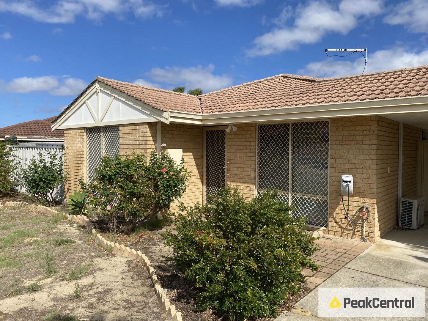 3 bedrooms House in 13 Salmon Gum Grove BEECHBORO WA, 6063