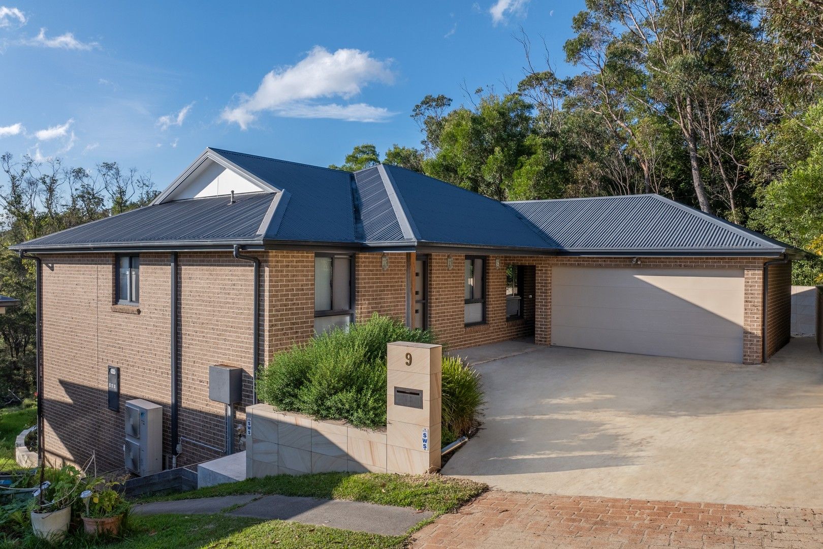 4 bedrooms House in 9 Sunridge Avenue HAZELBROOK NSW, 2779