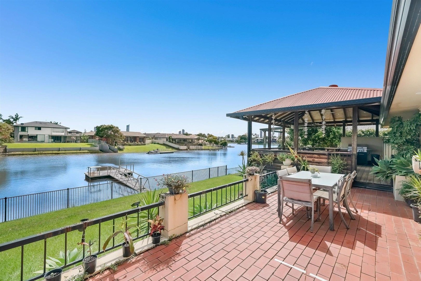 4 bedrooms House in 6 Yunga Court BROADBEACH WATERS QLD, 4218