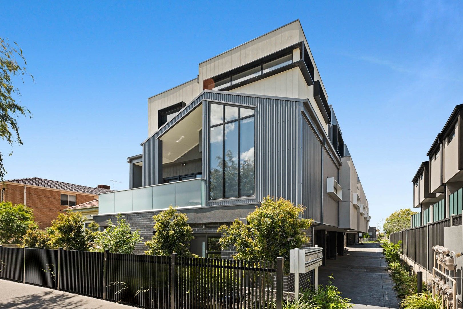 2 bedrooms Townhouse in 6/6 York Street PASCOE VALE SOUTH VIC, 3044