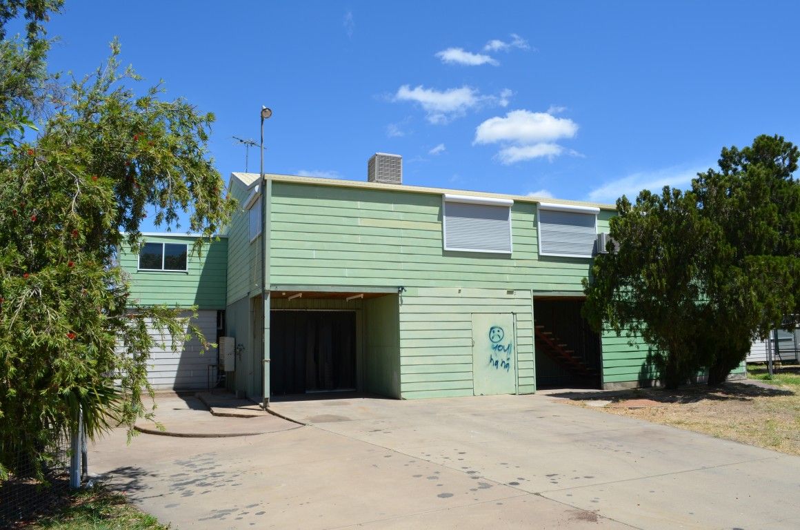 8 Luck Place, Emerald QLD 4720