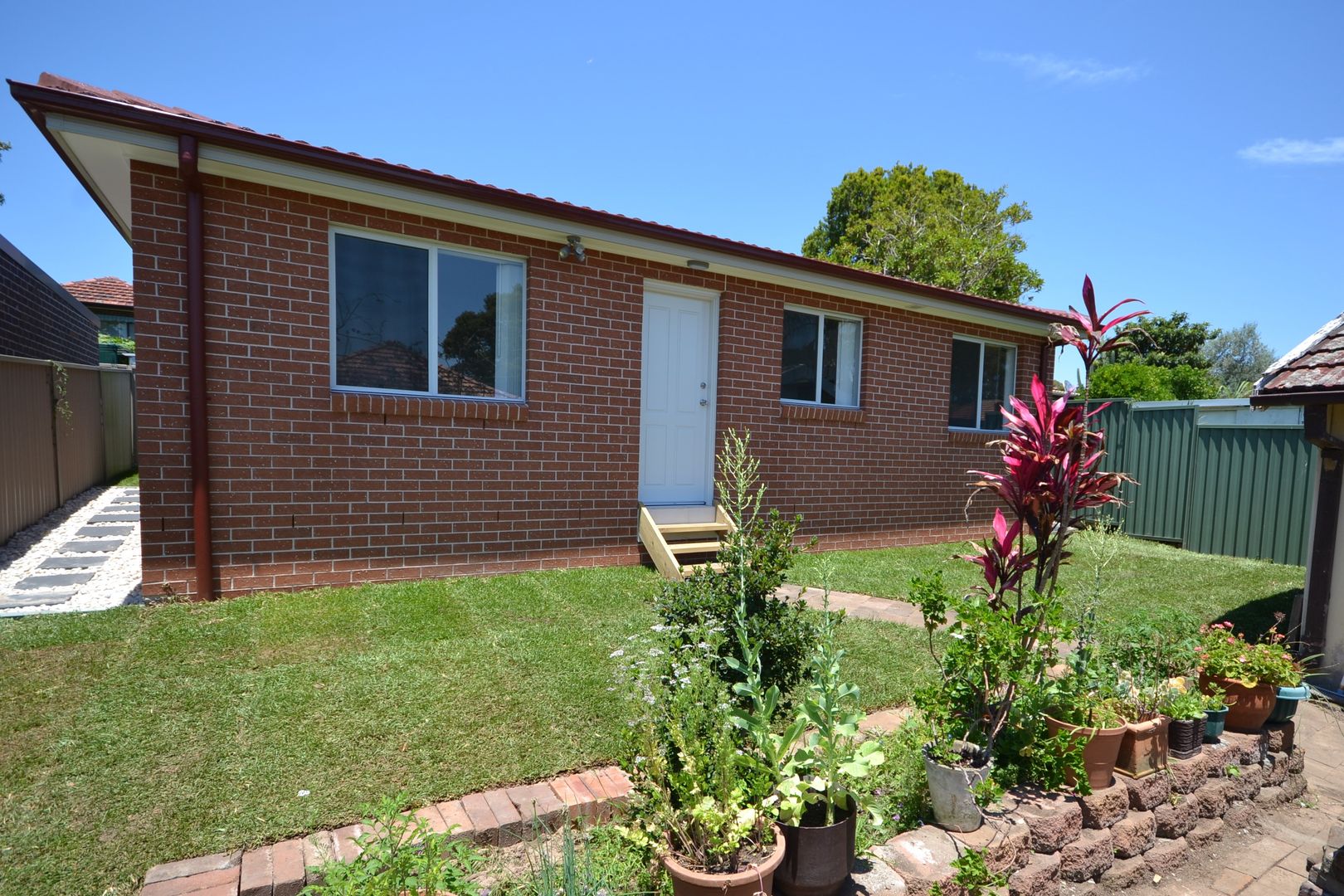 37A Tallawalla Street, Beverly Hills Property History & Address