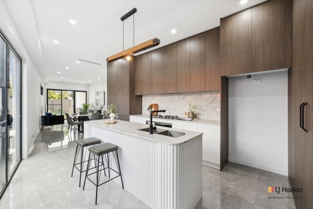 4 bedrooms House in 3 Evans Avenue MOOREBANK NSW, 2170