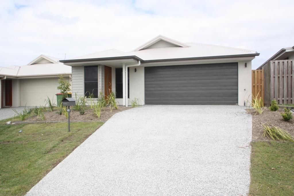 4 bedrooms House in 14 Angus Court PARK RIDGE QLD, 4125