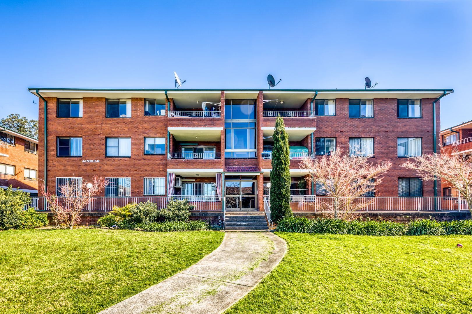 9 14 16 Hixson Street Bankstown Nsw 2200 Domain