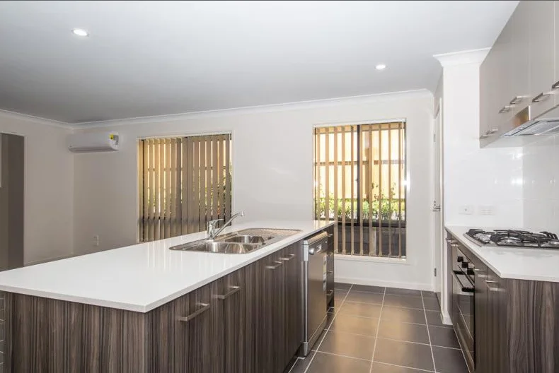 Additional image 3 of 69 Canopus St, Bridgeman Downs QLD 4035