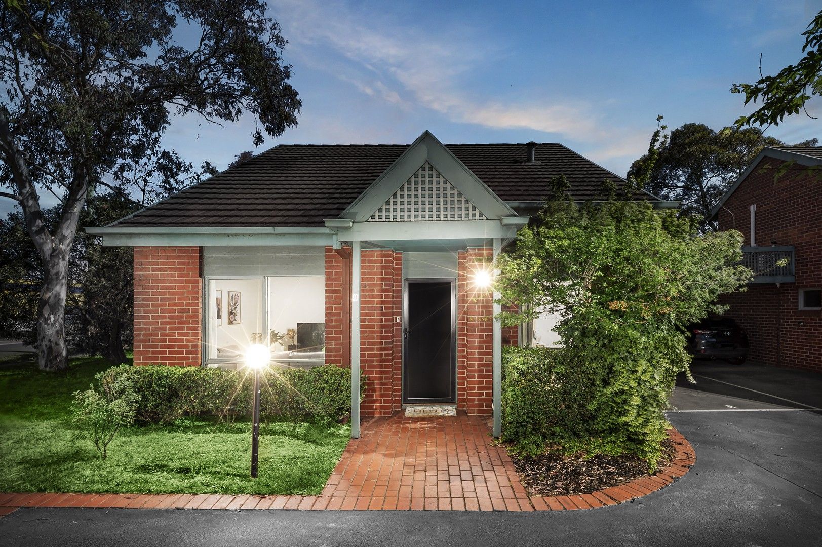 4 bedrooms Townhouse in 8/810 Warrigal Road MALVERN EAST VIC, 3145