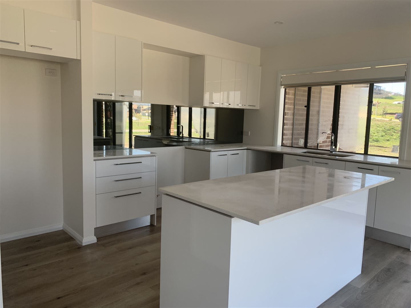 4 bedrooms House in 28 Altera Crescent OFFICER VIC, 3809