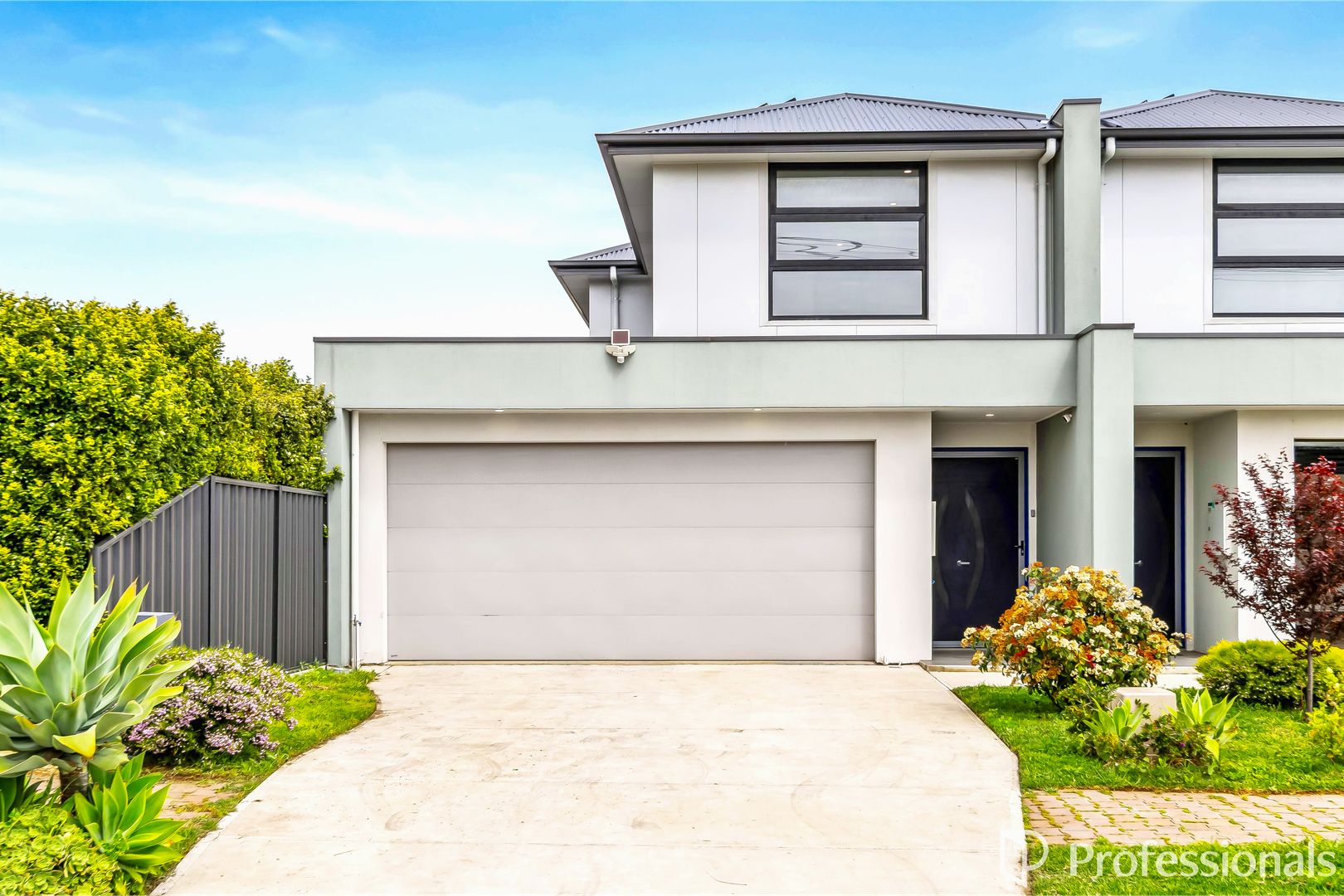 3 bedrooms House in 8A Parkwood Grove MITCHELL PARK SA, 5043