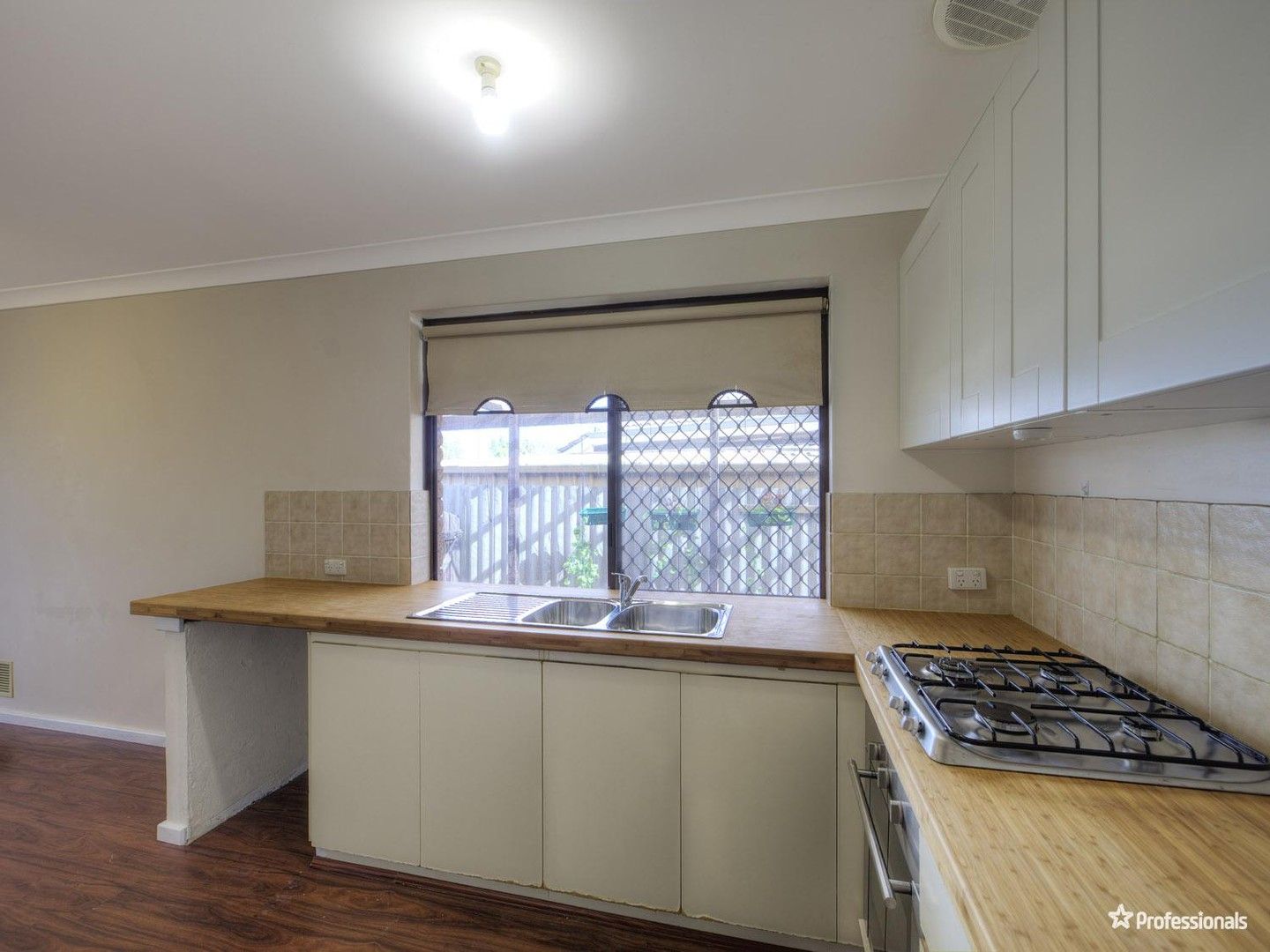 3 bedrooms House in 4/42 Hale Road FORRESTFIELD WA, 6058