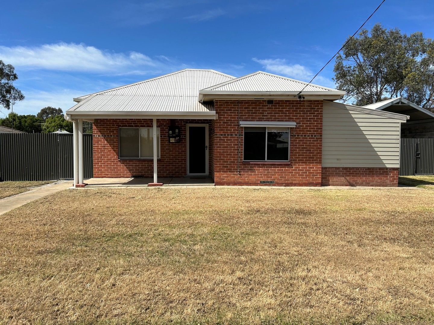 3 bedrooms House in 2 Yarra Street HOLBROOK NSW, 2644