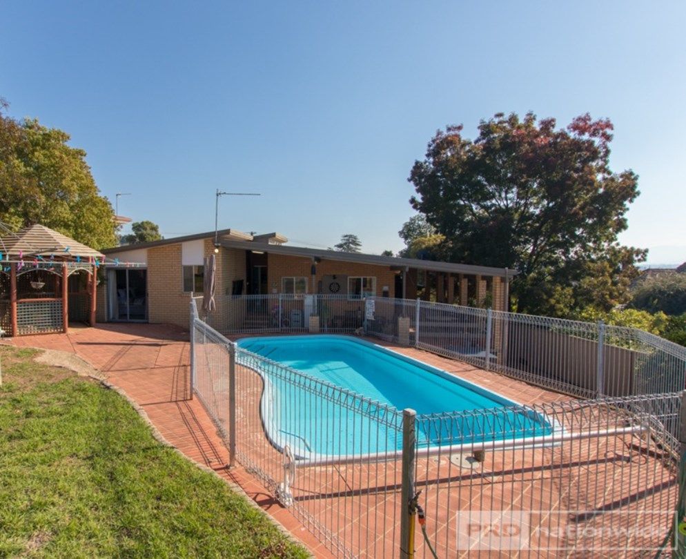 8 Kaleema Crescent, Tumut NSW 2720, Image 0