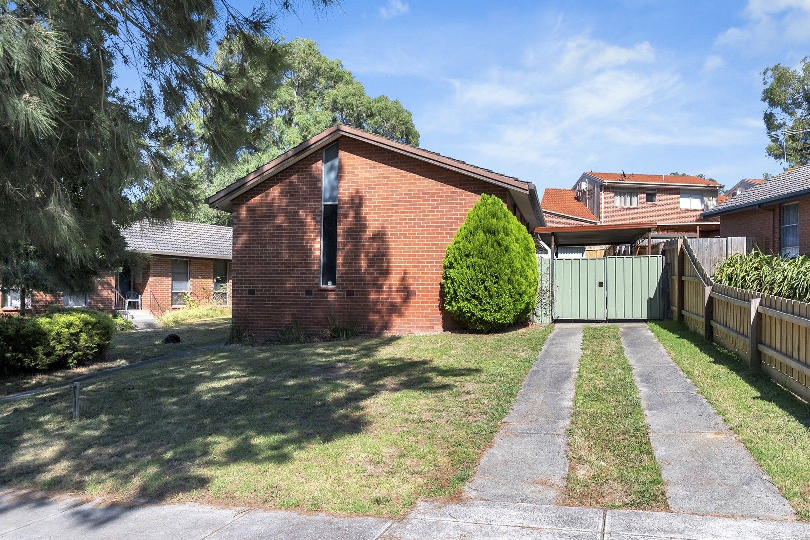 3 bedrooms House in 28 Fahey Crescent YALLAMBIE VIC, 3085