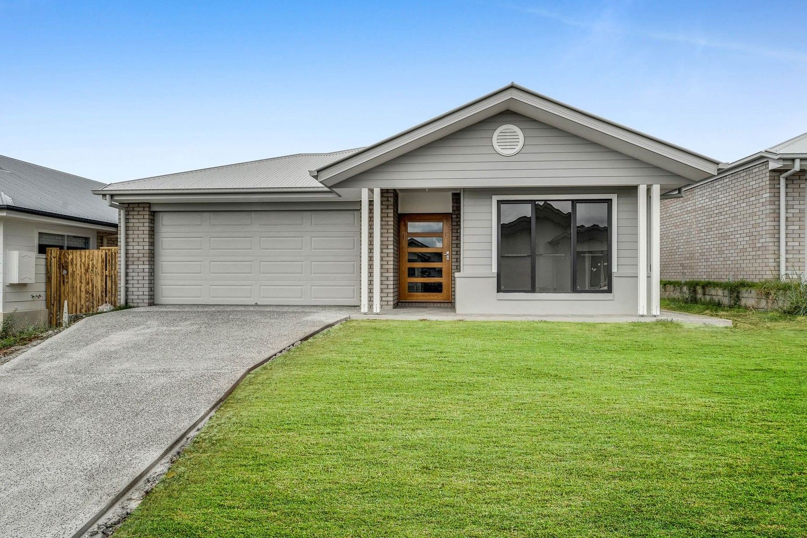 4 bedrooms House in 12 Hunt Street WHITE ROCK QLD, 4306