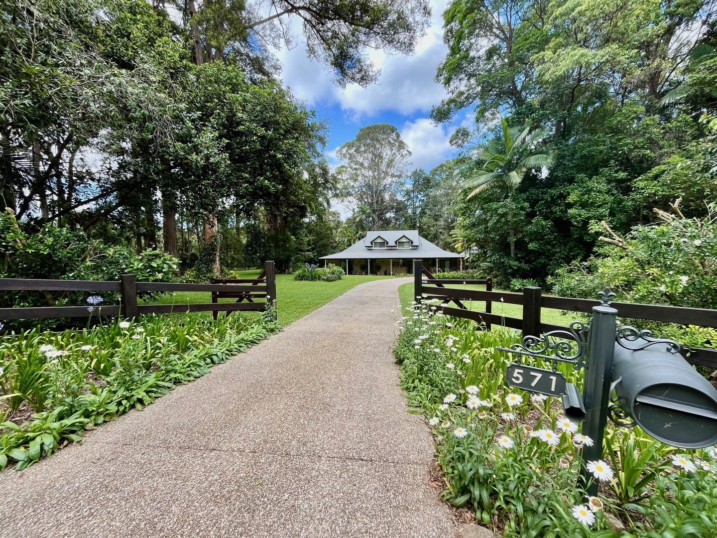 4 bedrooms House in 571 Cooroy Noosa Road TINBEERWAH QLD, 4563