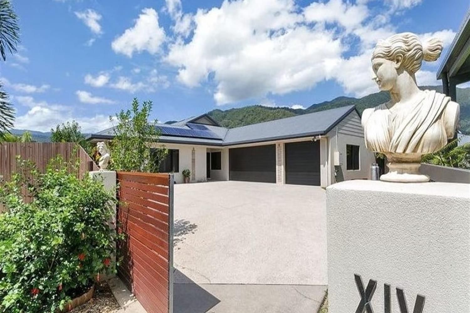 4 bedrooms House in 14 Kippin Close REDLYNCH QLD, 4870