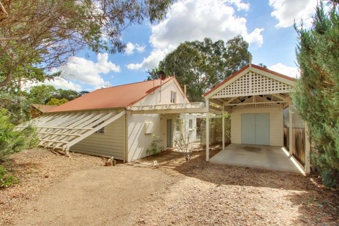 Picture of 17 Gosman Close, OXLEY ACT 2903