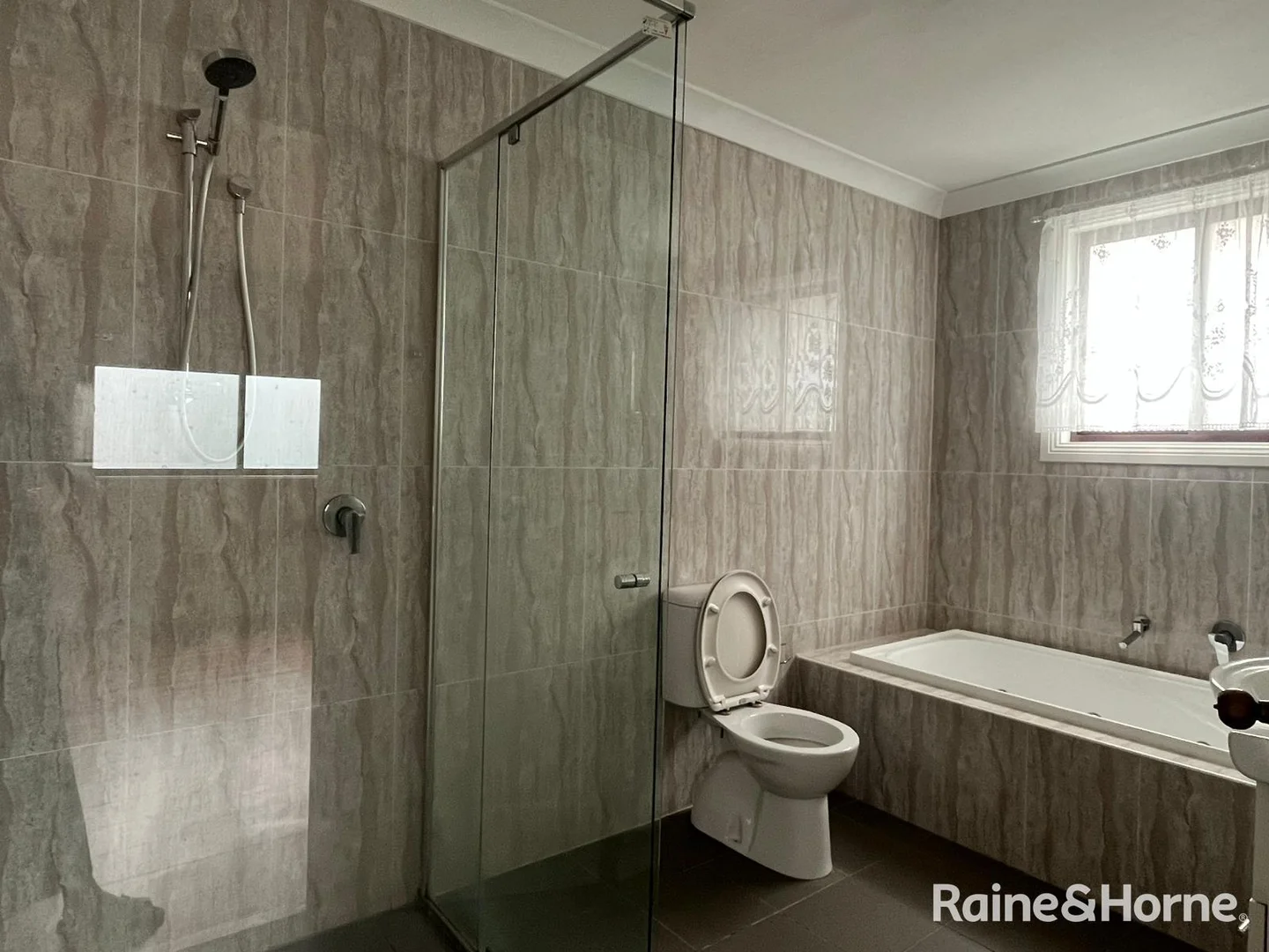 Additional image 7 of 38 Gentian Avenue, Macquarie Fields NSW 2564