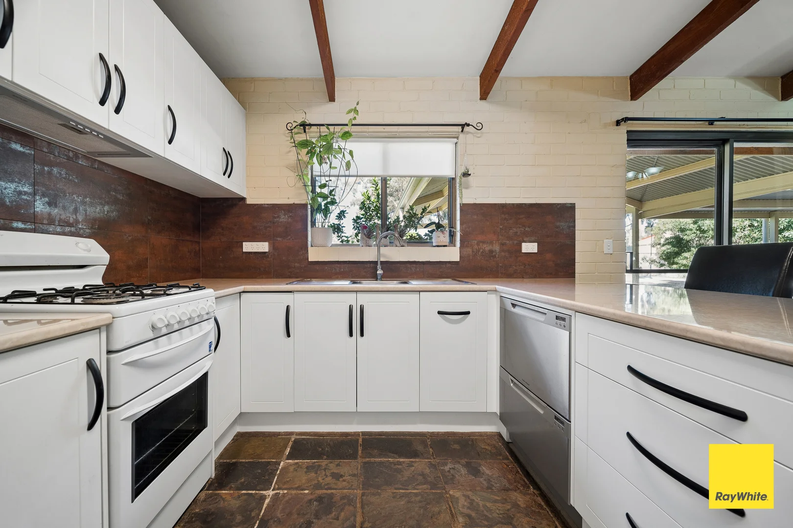 Additional image 7 of 9 Peake Court, Ascot VIC 3551