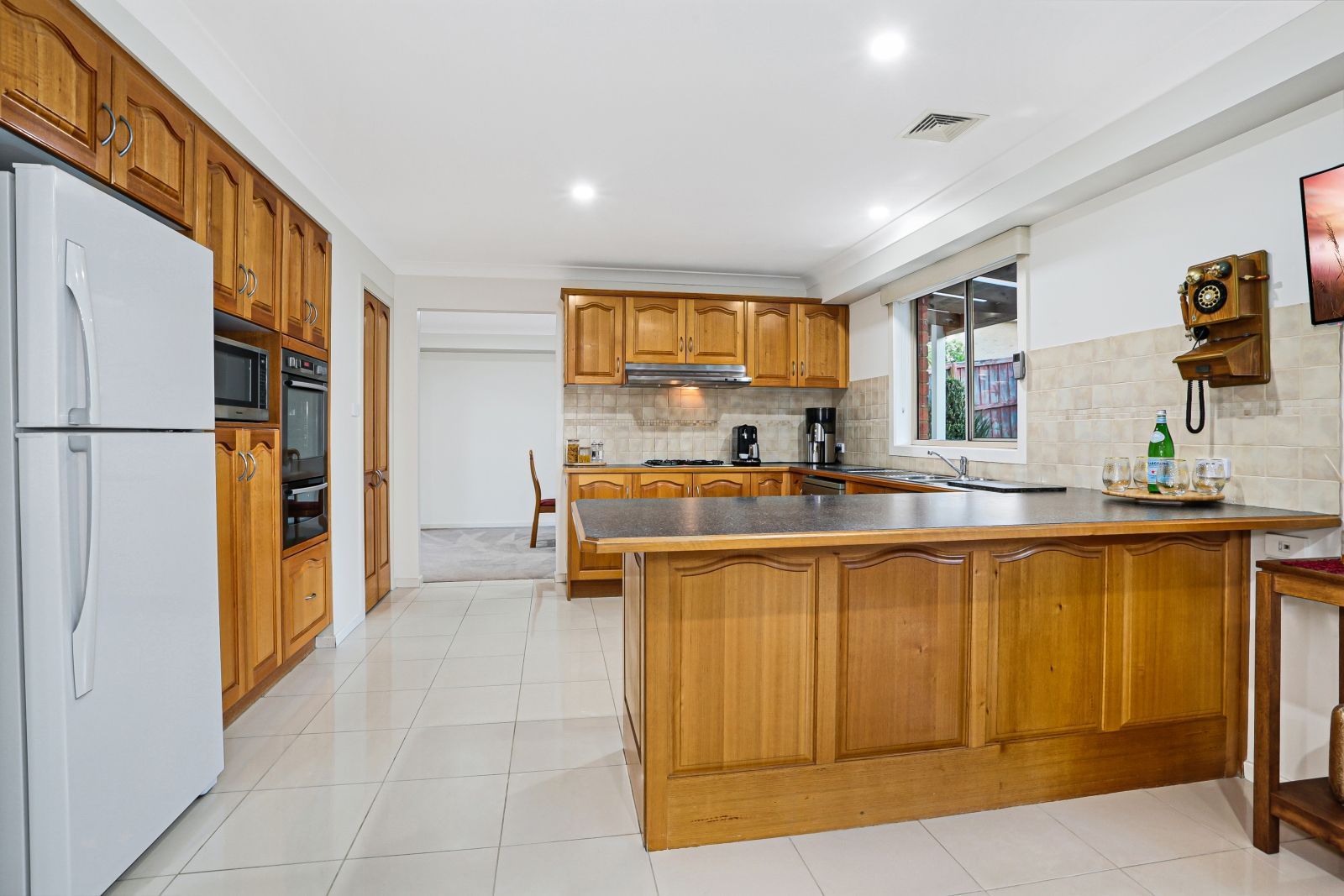 9 Rebellion Place, Macquarie Links NSW 2565, Image 2