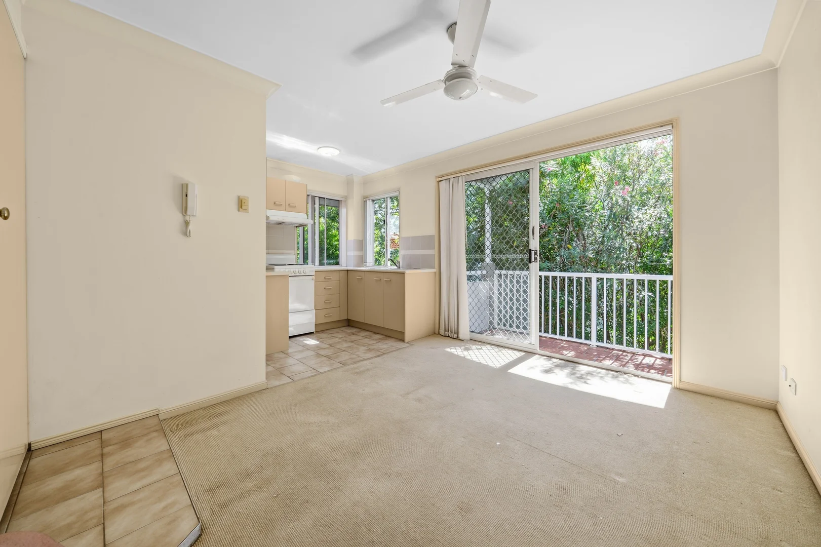 Additional image 4 of 11/7-9 Illawong Street, Chevron Island QLD 4217