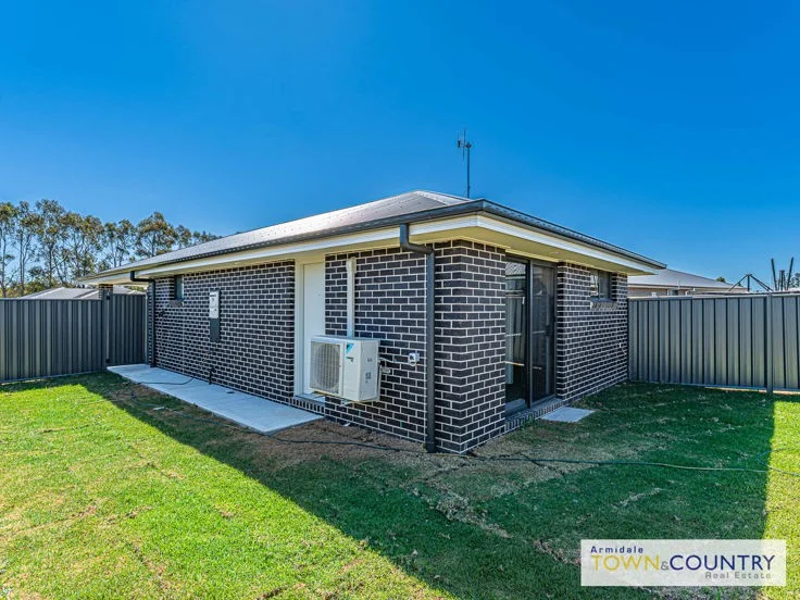Additional image 8 of 2/17 Sunrise Crescent, Armidale NSW 2350