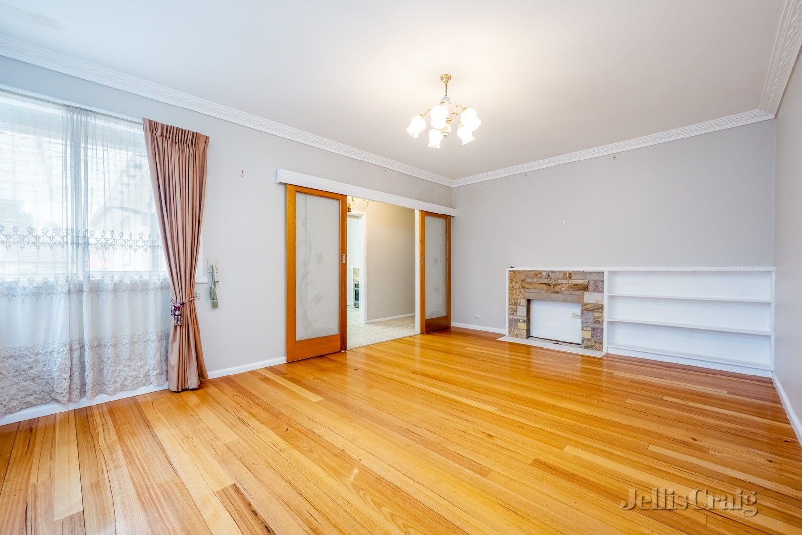 5 bedrooms House in 24 Gratwick Street LALOR VIC, 3075