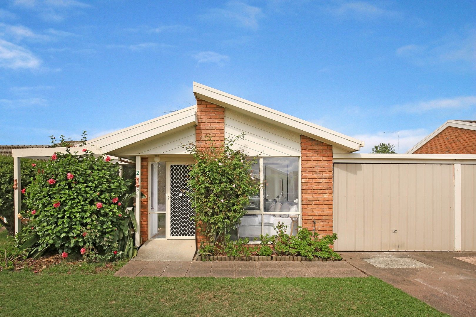 3 bedrooms Apartment / Unit / Flat in 2 Birch Court PASCOE VALE VIC, 3044