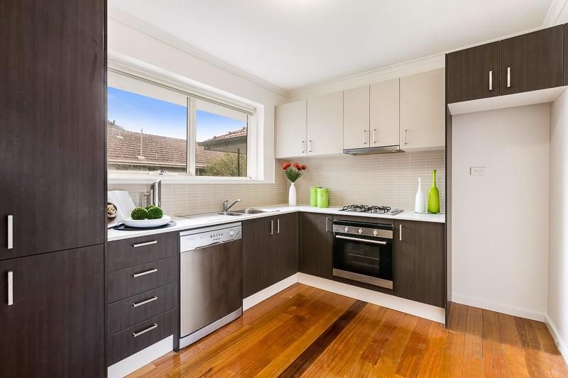 2 bedrooms Apartment / Unit / Flat in 4/76 Railway Road CARNEGIE VIC, 3163