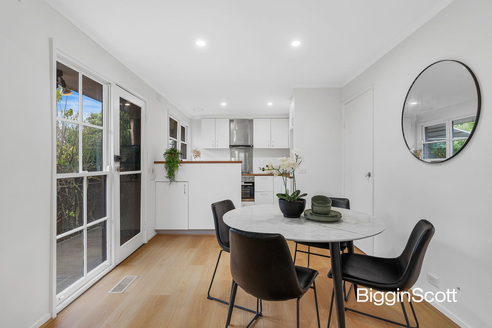 6/22 Middleborough Road, Burwood East VIC 3151, Image 2