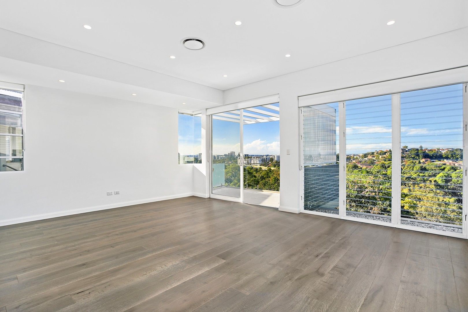 4 bedrooms House in 52 Hocking Avenue EARLWOOD NSW, 2206