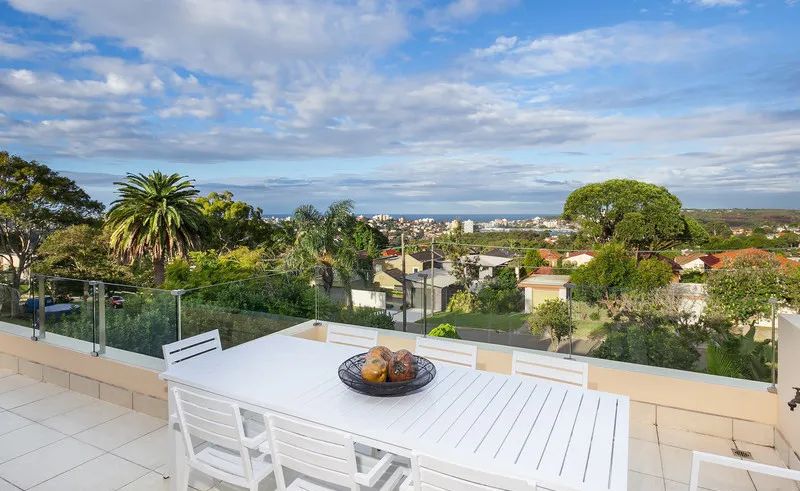 5 bedrooms House in 00 Lewis St BALGOWLAH HEIGHTS NSW, 2093