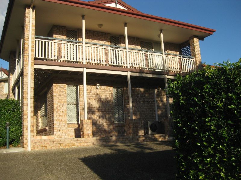 2 bedrooms Townhouse in 1/120 Birdwood Road CARINA HEIGHTS QLD, 4152