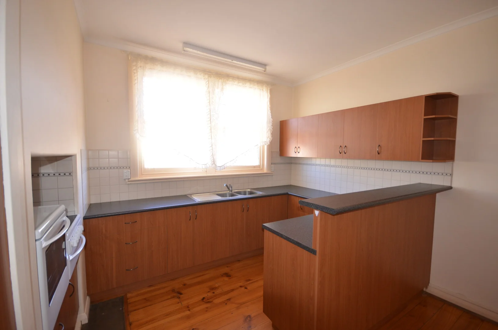 Additional image 3 of 8 Guilford St, Clare SA 5453